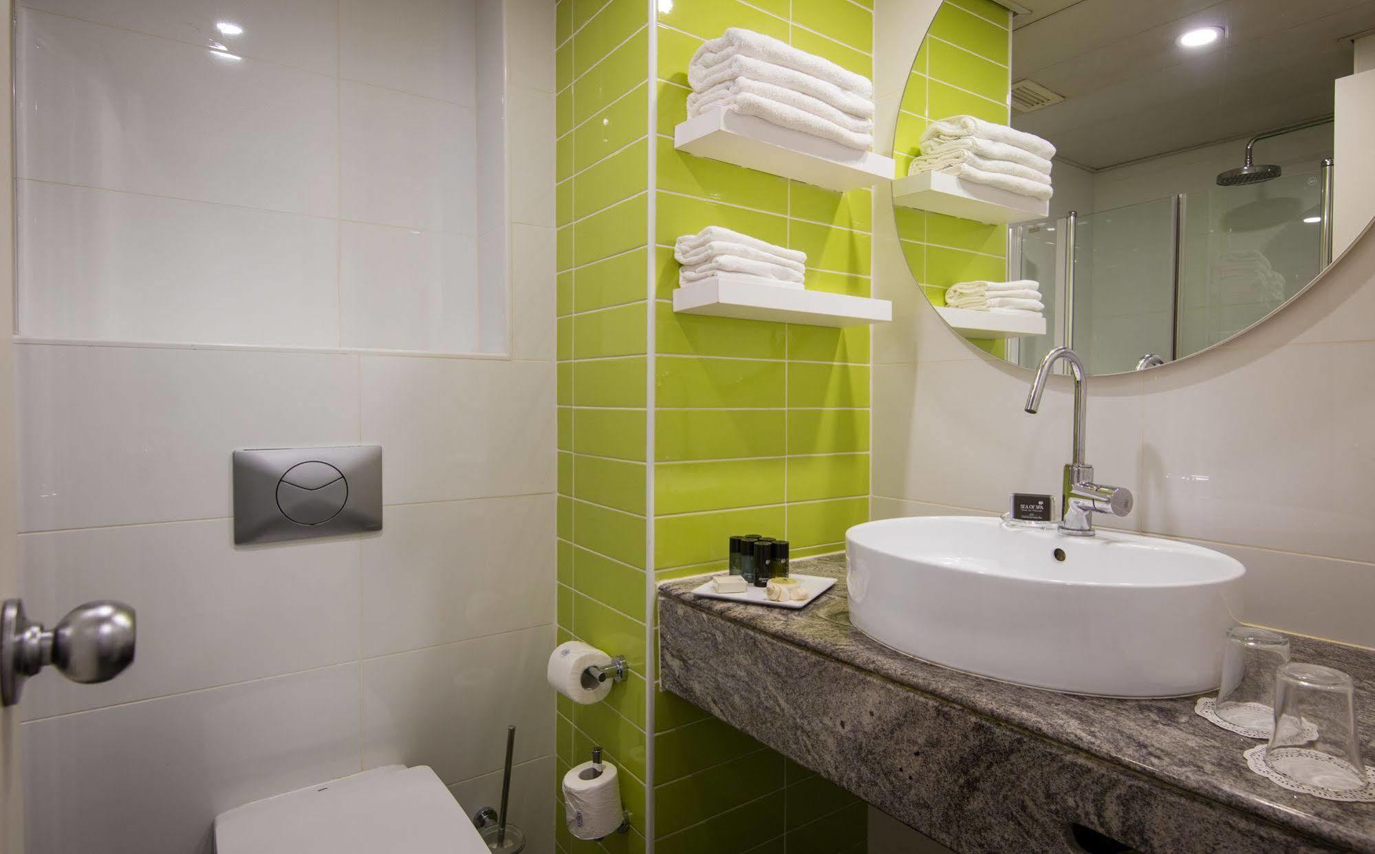 Jewel Tlv Hotel Тел Авив Екстериор снимка