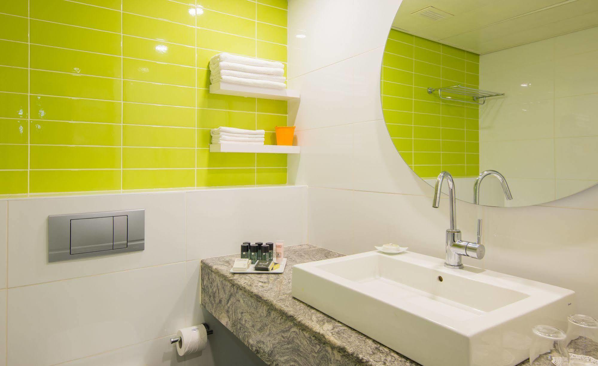 Jewel Tlv Hotel Тел Авив Екстериор снимка